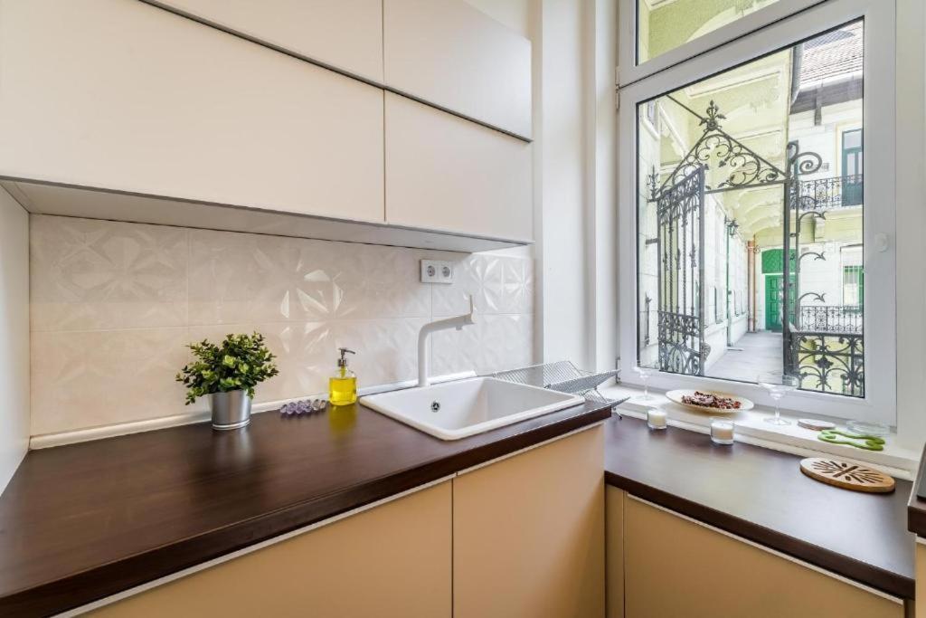 Hi-Bp Elizabeth Apartment In The Heart Of Budapest Exterior photo